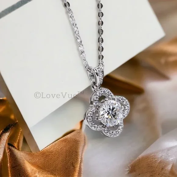 Certified 1ct. t.w. Diamond Clover Elegant Necklace VVS1 GRA Certified - Picture 4 of 16